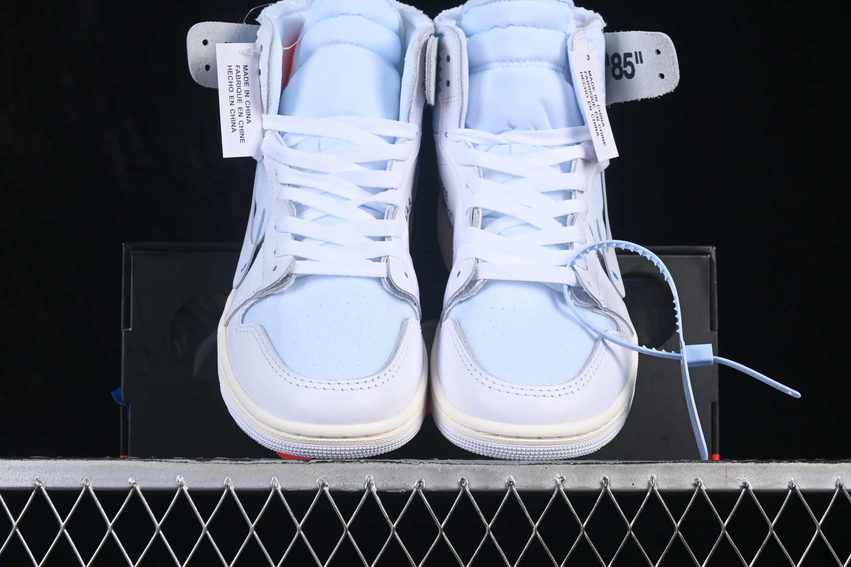 All categories Air Jordan Jordan series basketball shoes Air Jordan 1 High OG version Off White x Air Jordan OW AJ1 Joe 1 joint white high-top basketball shoes AA3834-100
